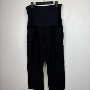 Old Navy Black Maternity Capri Pants with Overbump Panel and Pockets